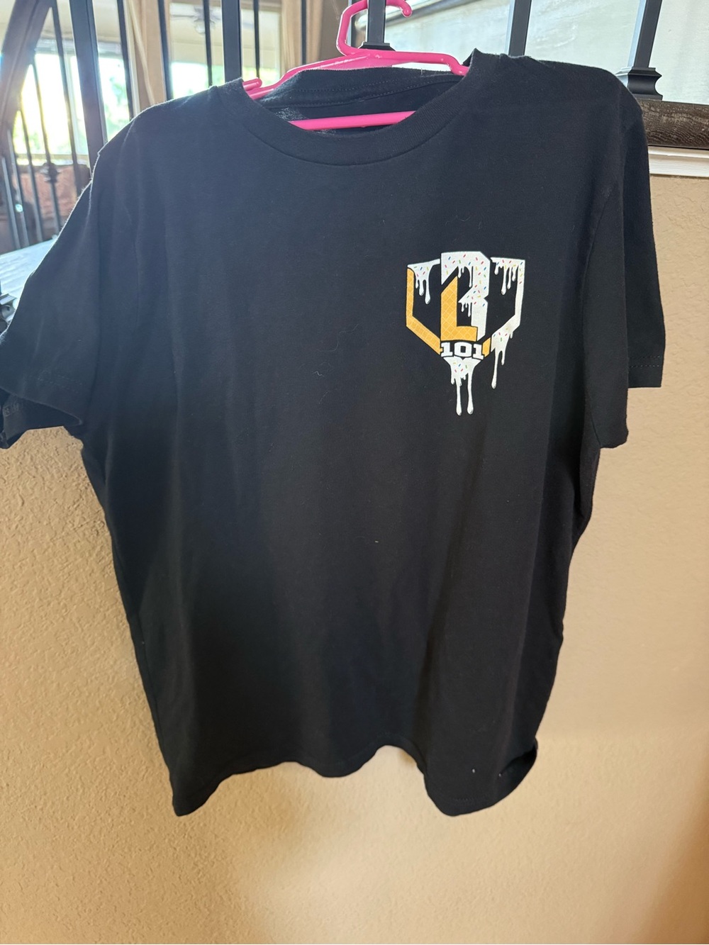 Black B101 Kids Graphic Tee with Dripping Shield Logo YXL